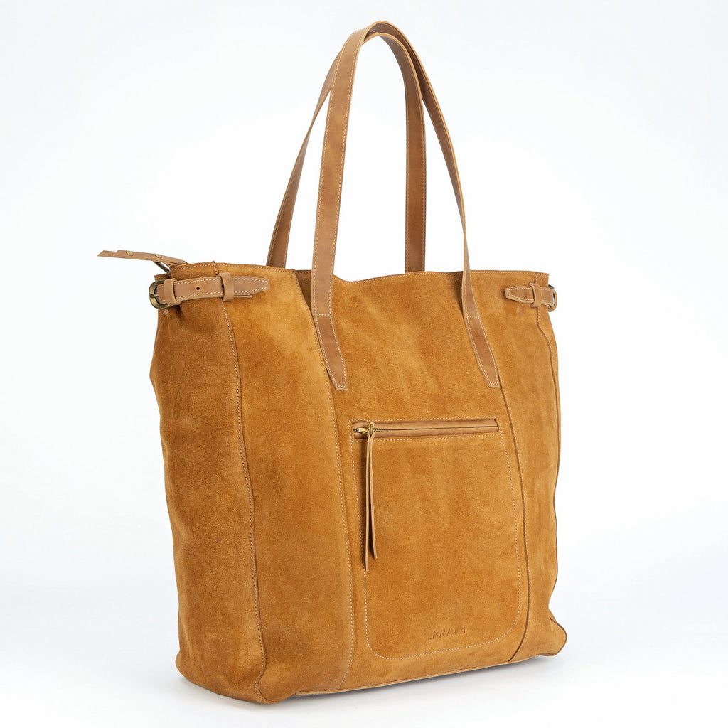 Maxi bolso de reno gamuza modelo DOMINGA color tostado marca _BRAVA vista diagonal, gran capacidad interior, se lleva al hombro o cruzado.