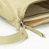 cartera bandolera cruzada de cuero modelo FELICIA marca BRAVA color hueso, vista detalle