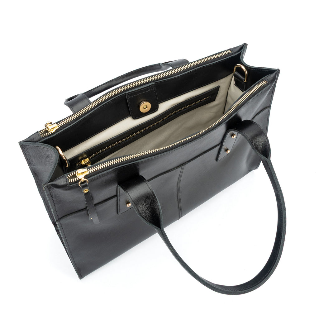 cartera de cuero ejecutiva ALFONSINA XL marca _BRAVA, color negro, 3 compartimientos, vista interior