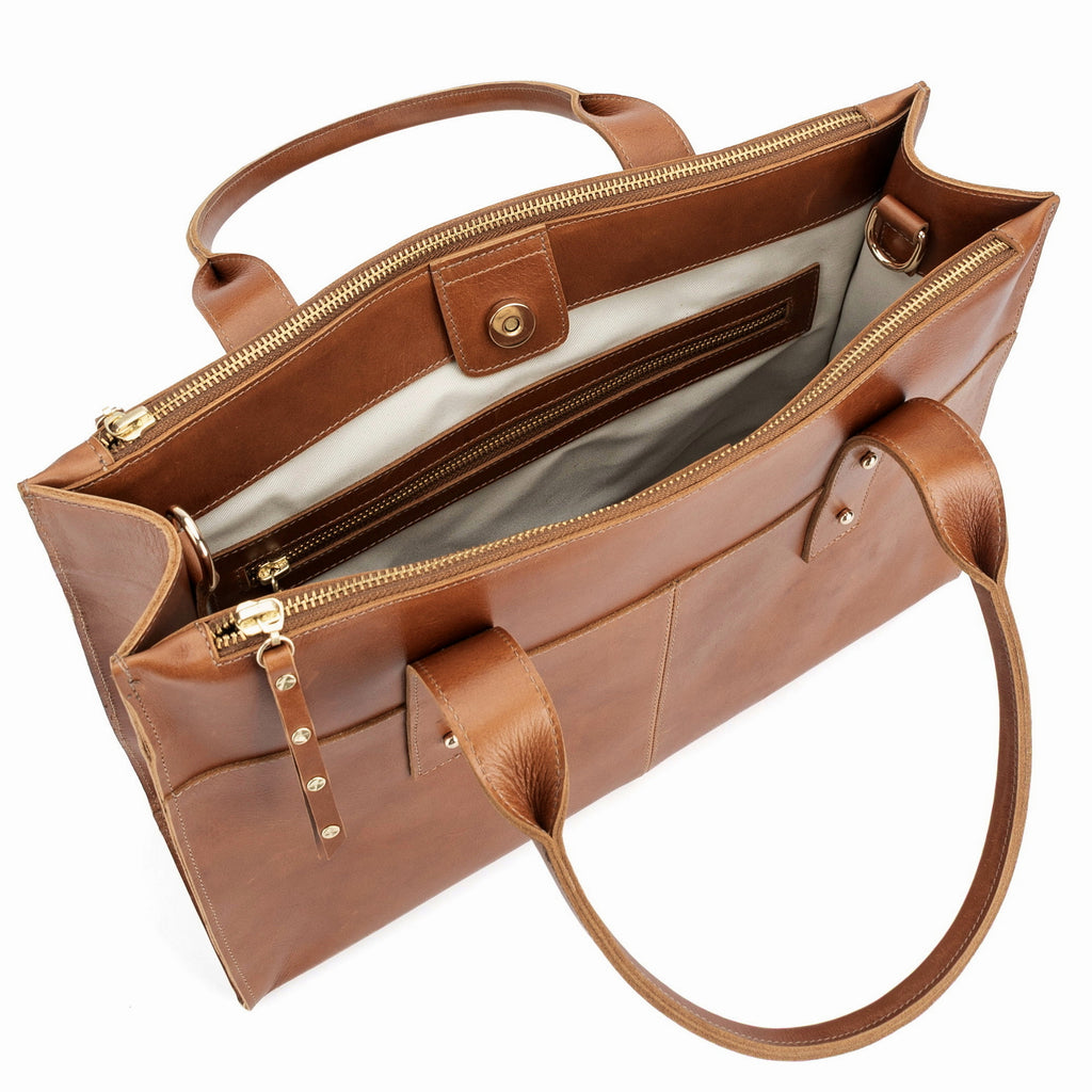 cartera de cuero ejecutiva ALFONSINA XL marca _BRAVA, color castaño 3 compartimientos, vista interior
