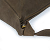 cartera bandolera de reno encerado gris marengo modelo REBECA marca _BRAVA, vista detalle